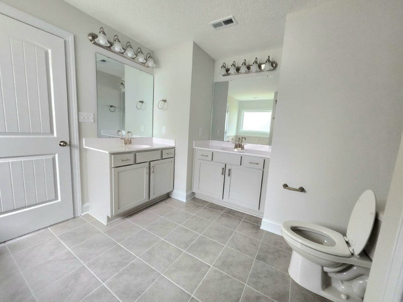 Building Photo - 805 Gemini Ct