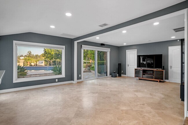 Building Photo - PRIVATE AND TRANQUIL COMPLETELY RENOVATED ...