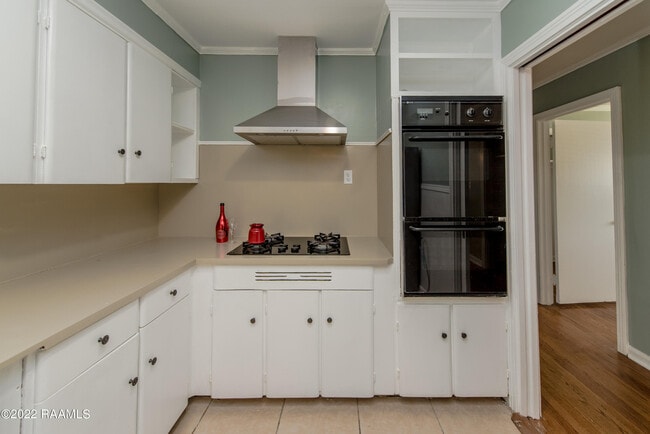 Building Photo - 232 Roselawn Blvd