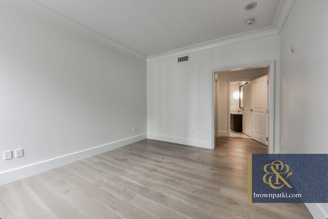 Building Photo - 680 Market St