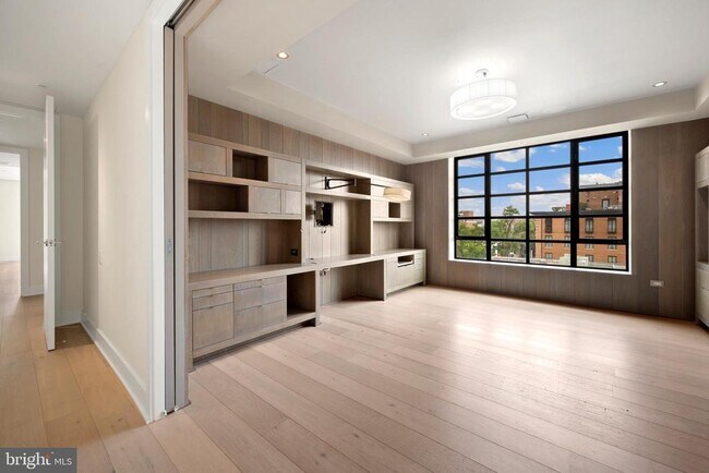 Building Photo - 1055 Wisconsin Ave NW