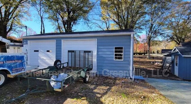 Building Photo - 2081 Hayne St