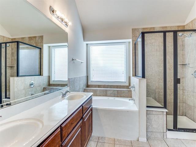Building Photo - 8325 Estandarte Ct