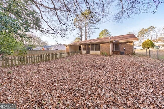 Building Photo - 245 Kimberly Way SW