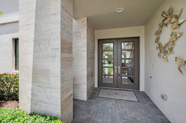 Building Photo - 17112 Aquavera Way