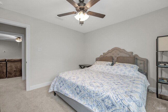 Building Photo - 5718 Oak Hvn Ln