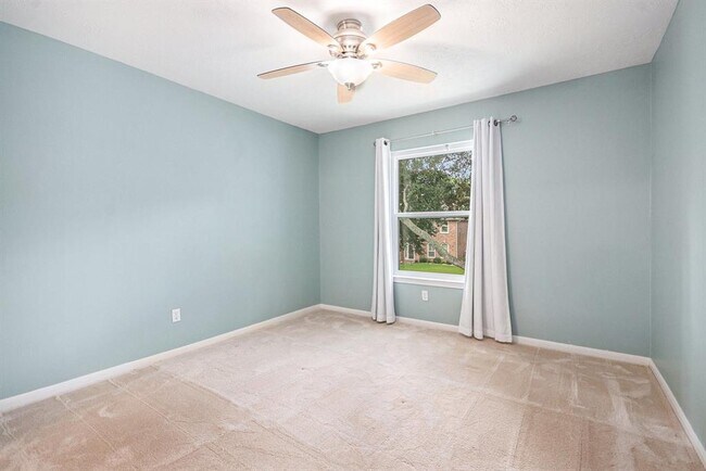 Building Photo - 124 Harwood Dr