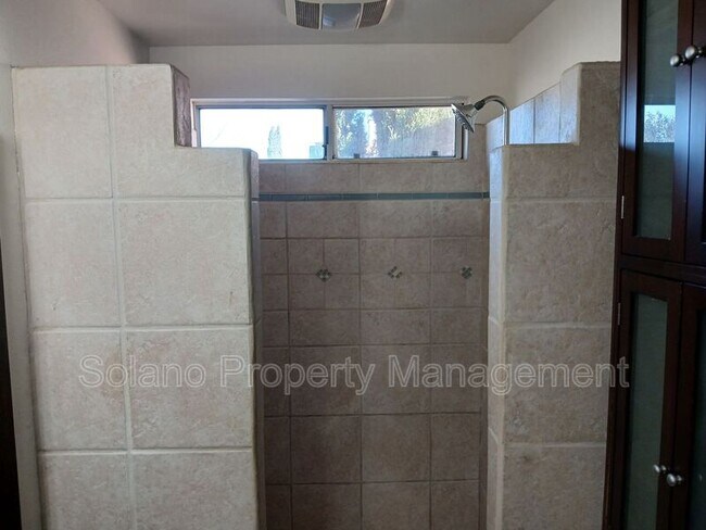 Building Photo - 318 Ridgecrest Cir