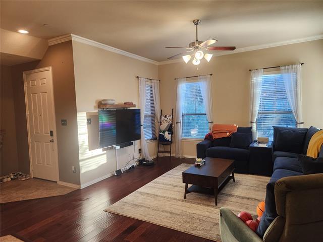 Building Photo - 5328 Locust Dr