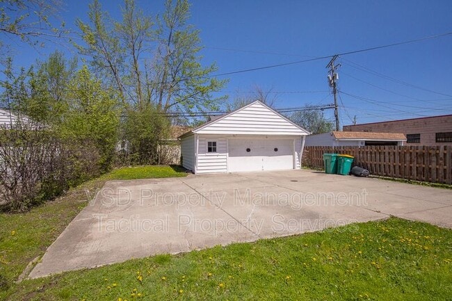 Building Photo - 20115 Libby Rd