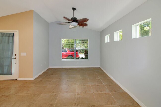 Building Photo - 12476 Shimmering Oak Cir