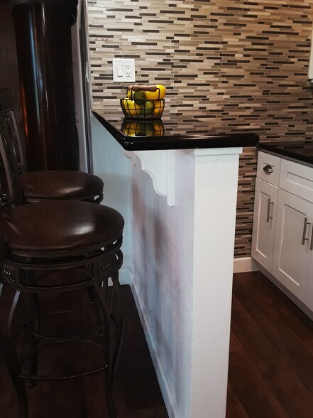 Building Photo - 298 W 23rd St