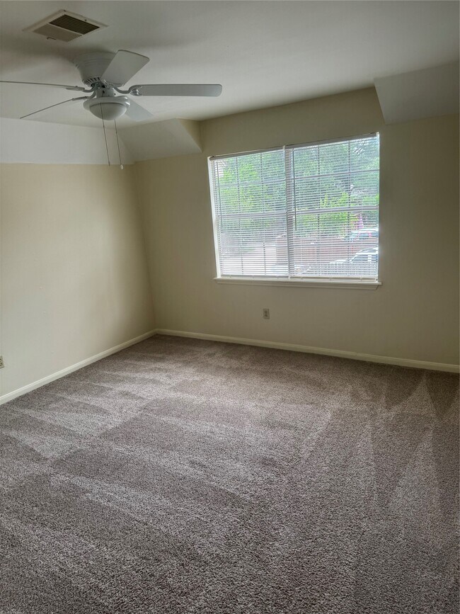 Building Photo - 20111 Yorkway Dr