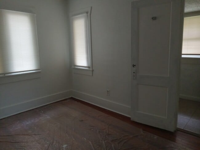 Building Photo - 1040 7th St S