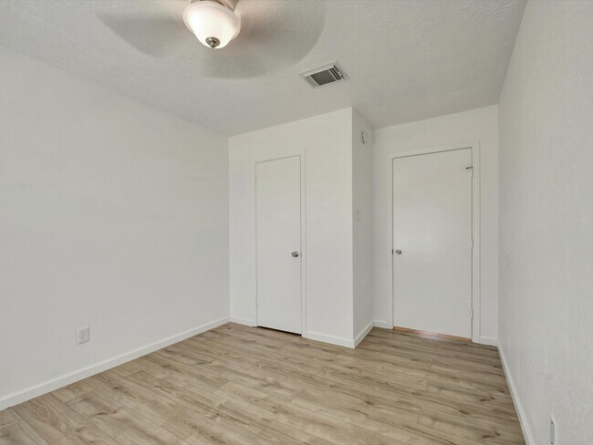 Building Photo - 2515 Northern Dr