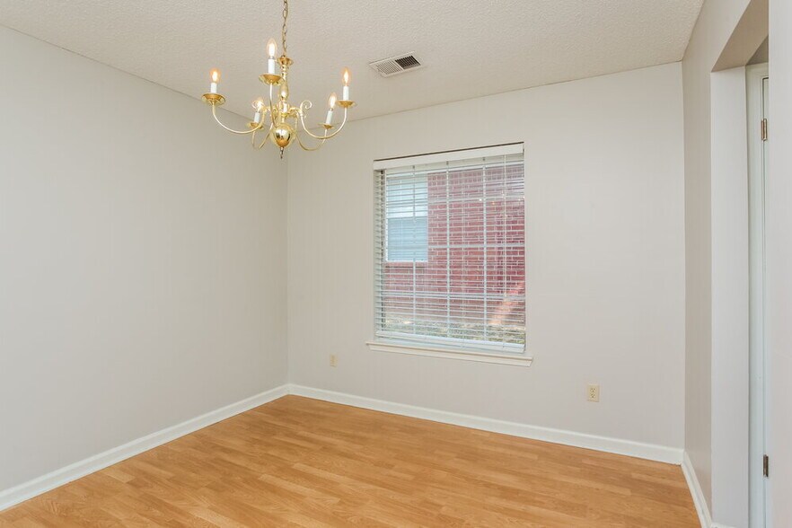 Building Photo - 7117 Puddin Ln