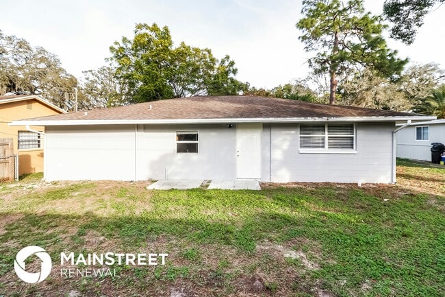 Building Photo - 7051 Lenox Dr