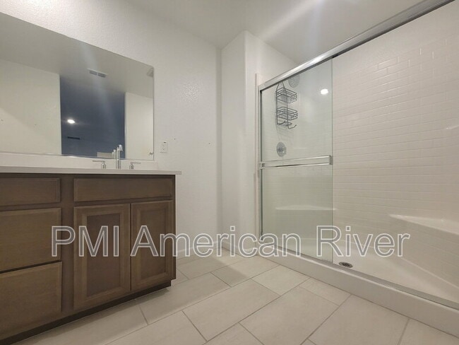 Building Photo - 4033 Haflinger Way