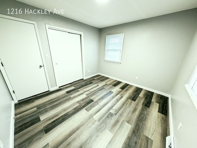 Building Photo - 1216 Hackley Ave