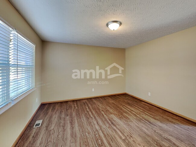 Building Photo - 55 Saddle Creek Ln