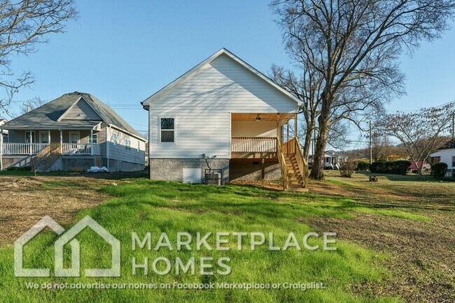Building Photo - 2901 Dodson Ave