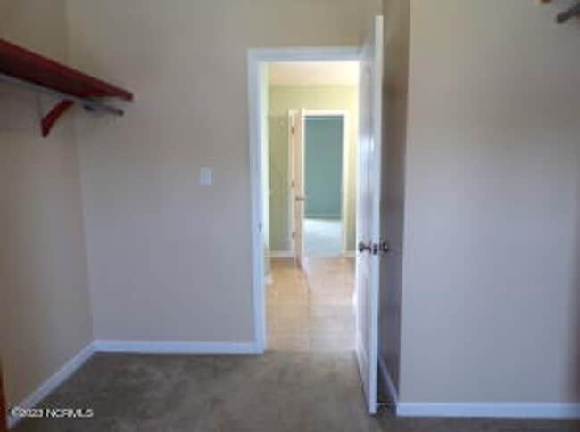 Building Photo - 4 Bedroom 2.5 Bathroom home located in Carolina Subdivision