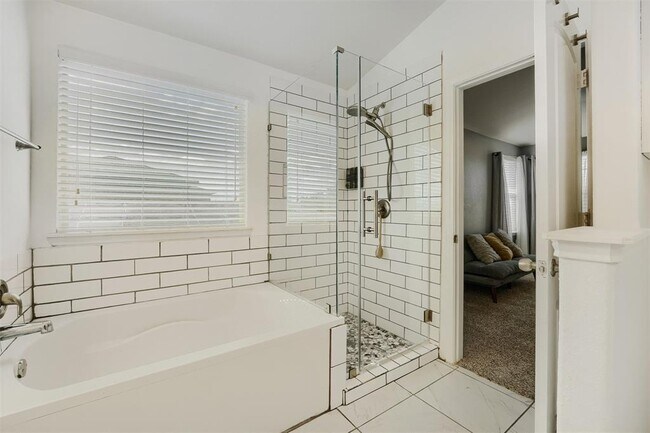Building Photo - 12116 Walter Vaughn Dr