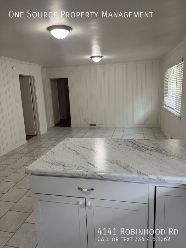 Building Photo - 4141 Robinhood Rd