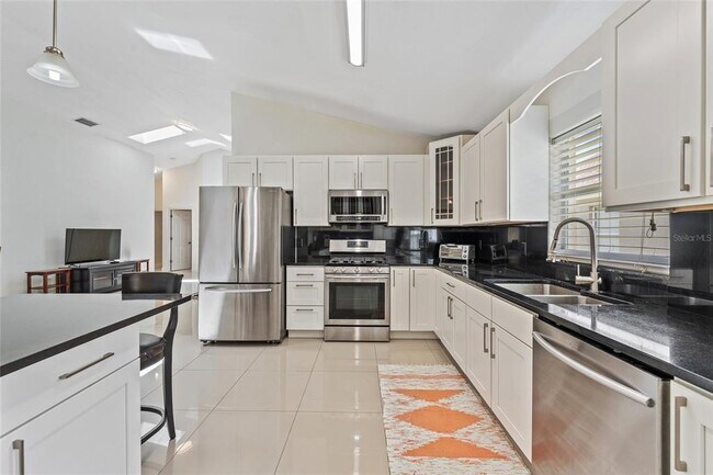 Building Photo - 7827 Myrtle Oak Ln