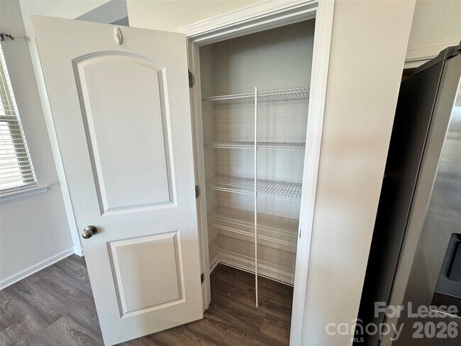 Building Photo - 1007 Maylen Trce