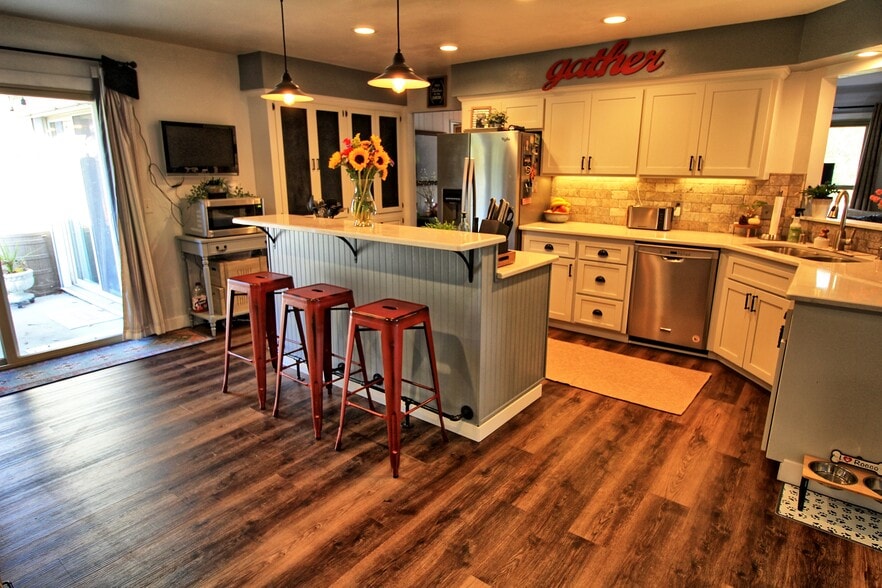 Building Photo - 12049 W Grange Ave