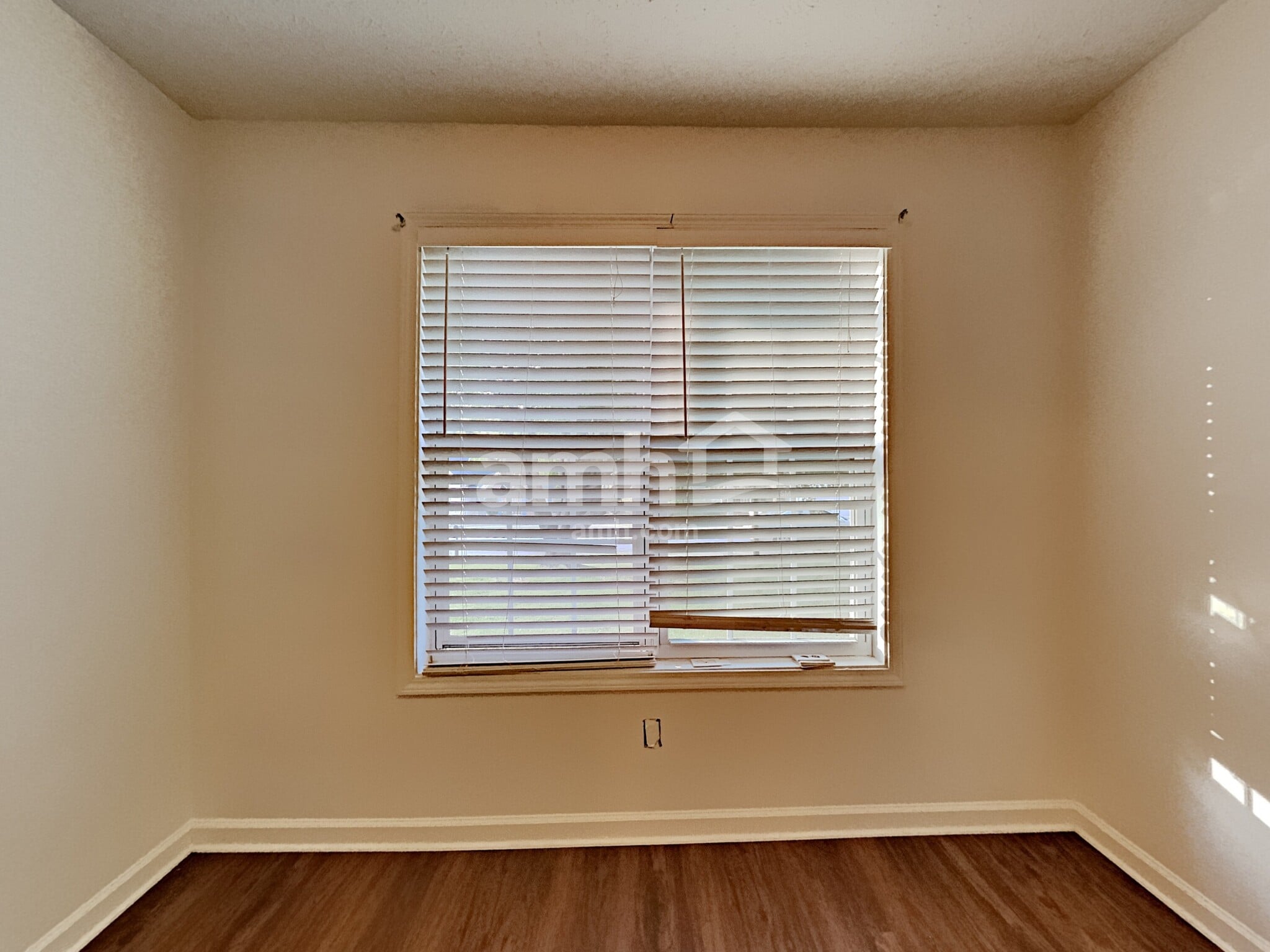 Building Photo - 6465 Chestnut Bend Dr