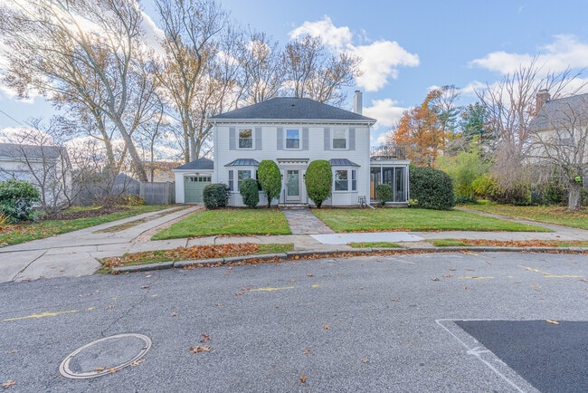 Primary Photo - 83 Betsey Williams Dr