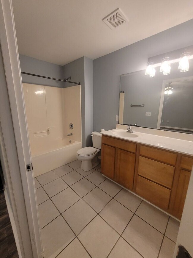 Building Photo - G5132-B