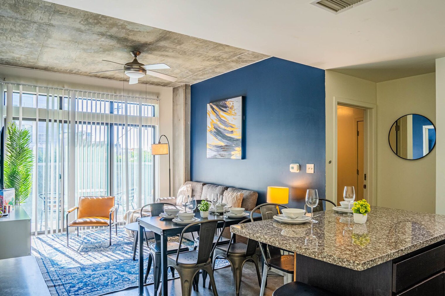 Building Photo - 333 E Roosevelt St