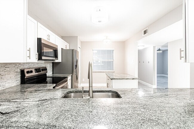 Building Photo - 1392 Churchill Cir