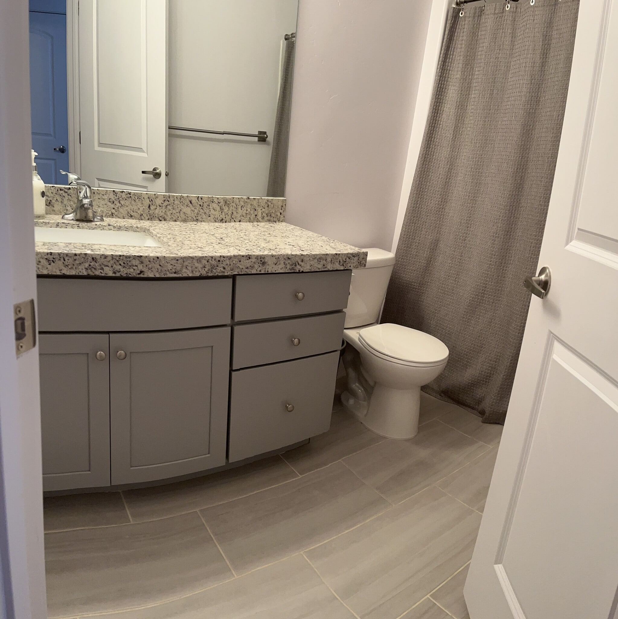 Upstairs Bathroom - 1822 W Torlundy Dr