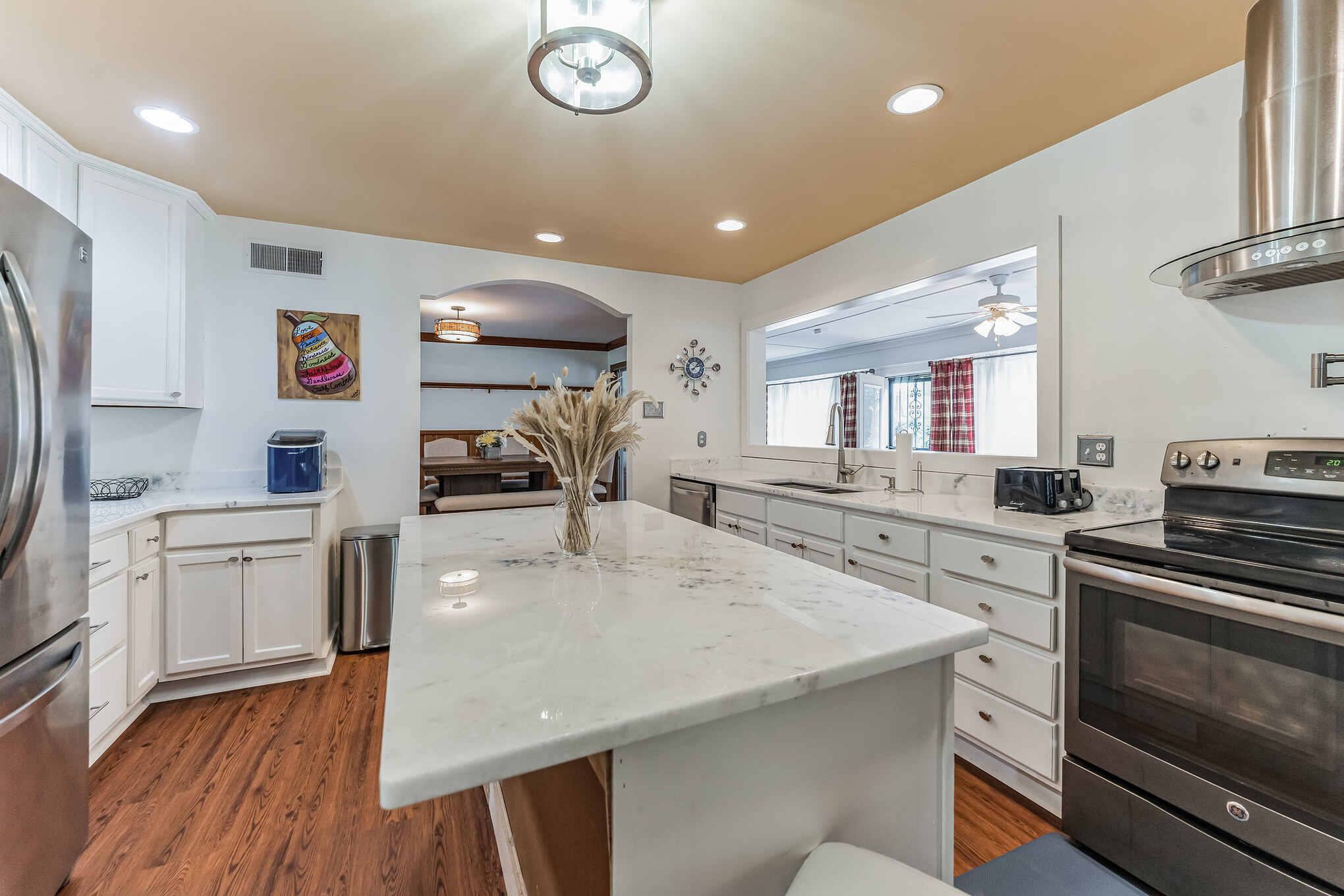 Building Photo - 1857 E Holmes Rd