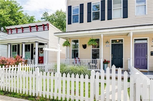 Fenced front yard and porch - 3033 Grayland Ave