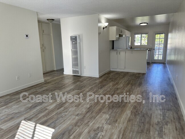 Building Photo - 3563 Roosevelt St