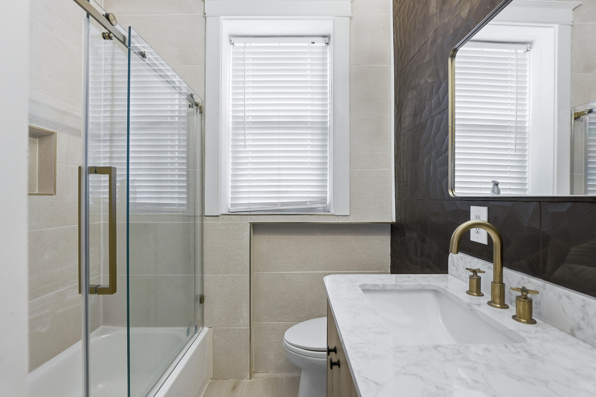 Building Photo - 7106 Forsyth Blvd