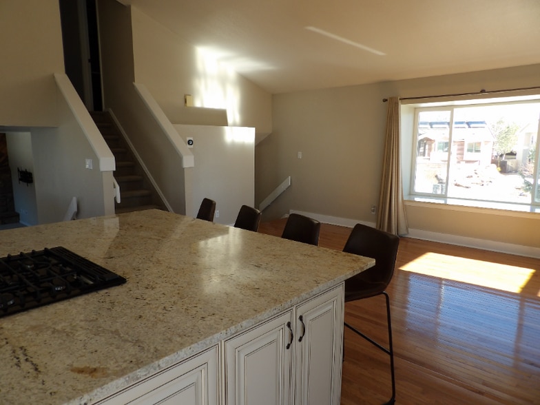 Building Photo - 2455 Stoneridge Dr