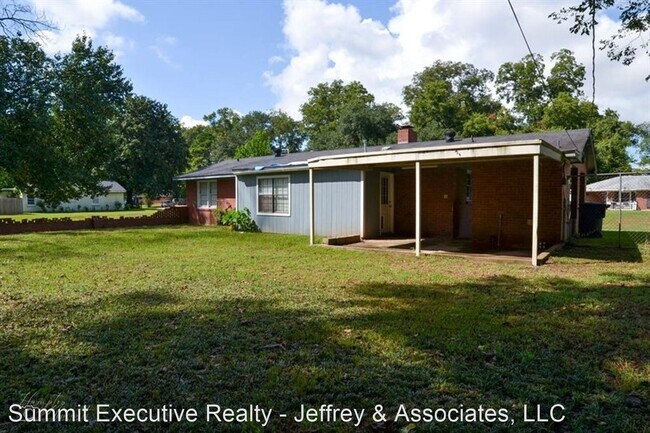 Building Photo - 3 br, 1 bath House - 2608 E. Cavett Dr.