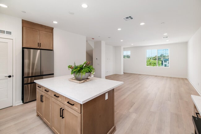 Building Photo - 4618 Catmint Ln
