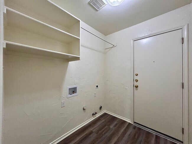 Building Photo - 1200 Brighton Bend Ln