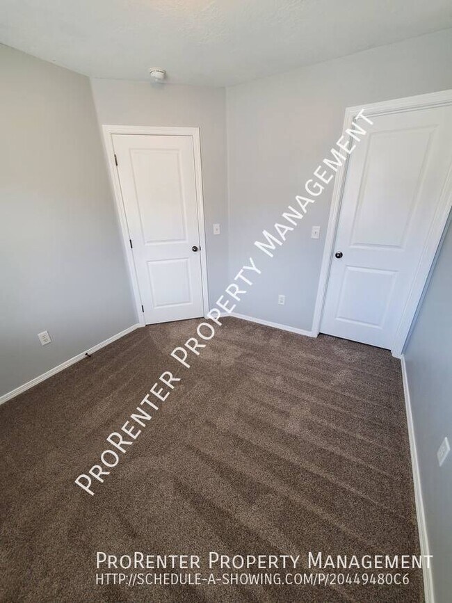 Building Photo - 1005 N 740 W