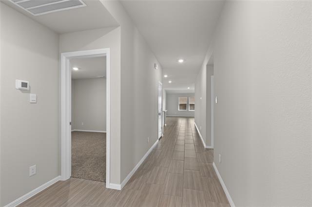 Building Photo - 552 Crestridge Dr N