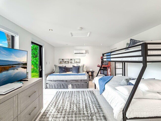 Building Photo - 2628 SE 10th St