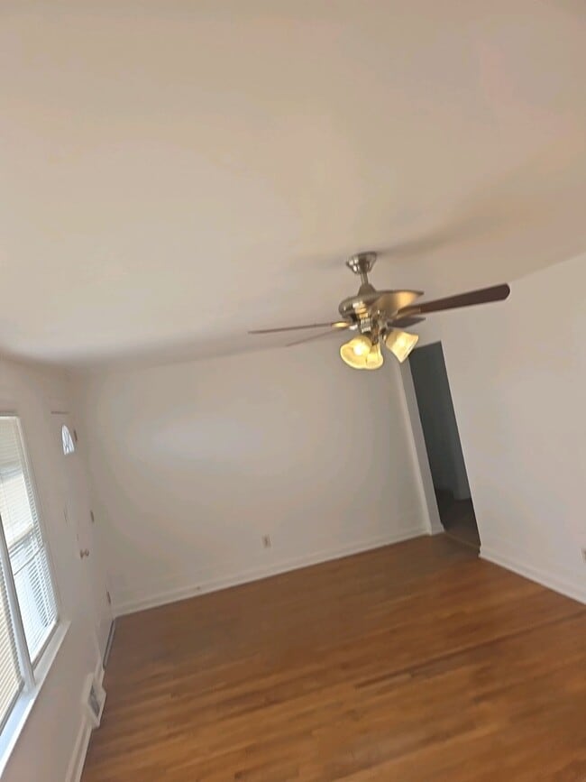 Building Photo - 7802 Columbine Dr