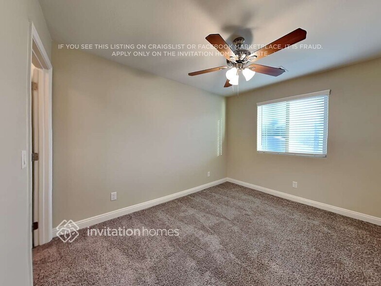 Building Photo - 3293 E Sheffield Rd